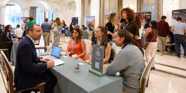 Los encuentros profesionales Experience Abu Dhabi reúnen a 100 agentes de viajes en Málaga y Barcelona