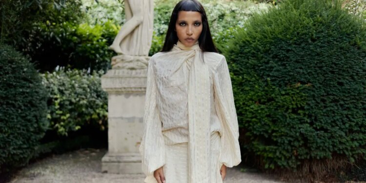 Akima en París Fashion Week: “Ser invitada en la semana de la moda en cualquier lugar del mundo es una completa aventura”