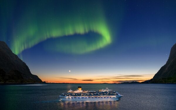 Costa celebra crucero especial del C|Club siguiendo las auroras boreales