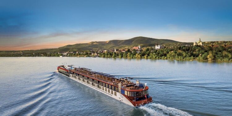 Smithsonian Journeys y AmaWaterways presentan su colección de cruceros fluviales para 2028