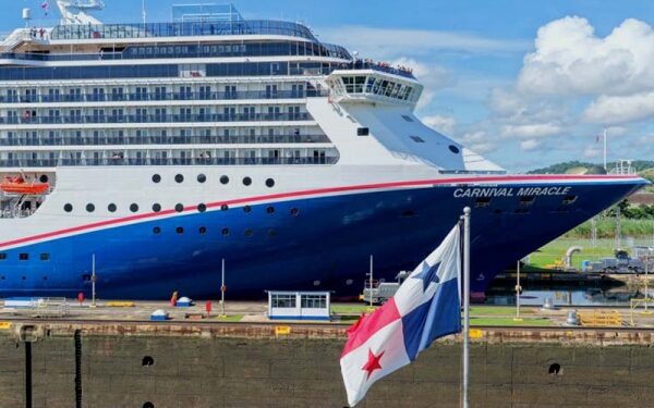 Canal de Panamá proyecta más de 220 tránsitos de cruceros para la temporada 2026-2027