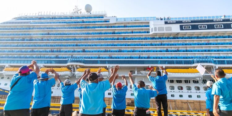 Carnival regresa a Acapulco después de 17 años con más de 5 mil visitantes
