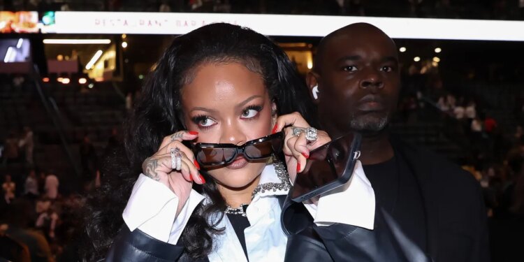 Rihanna’s Red Waterline Is the Unexpected Beauty Detail Picking up at Paris Fashion Week
