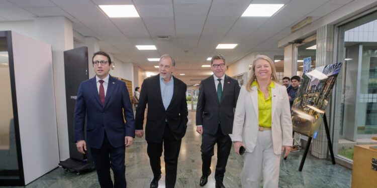 GOBIERNO Y CONGRESO FUTURO LANZAN LA INICIATIVA CHILE POTENCIA TURÍSTICA PARA IMPULSAR LA INDUSTRIA NACIONAL
