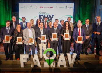 La ayuda de grandes profesionales para construir sueños lejos de casa