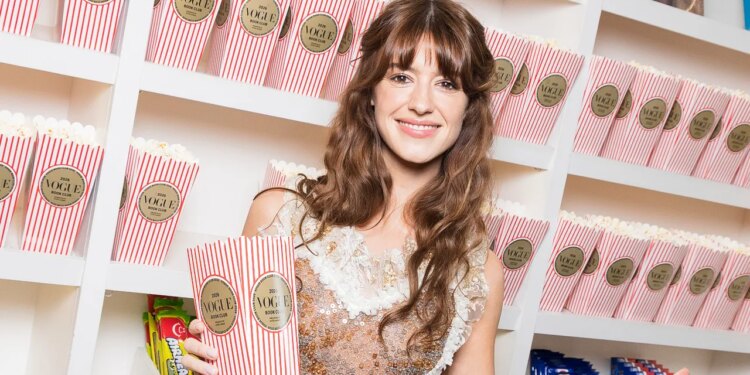 On the Podcast: Daisy Edgar-Jones Talks ‘Sense and Sensibility,’ Hair Discourse, and Sisterhood
