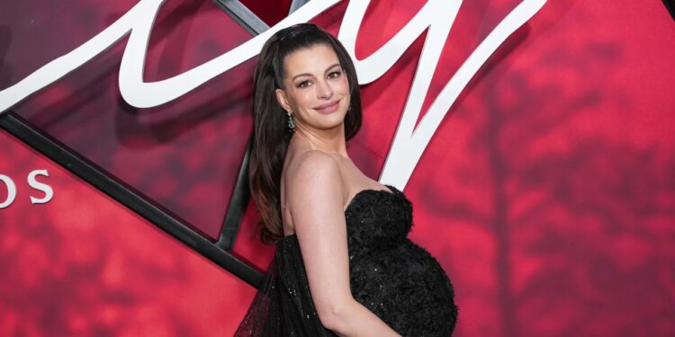 At the Verity Premiere, Anne Hathaway Reflected on a Five-Film Year—and Her Surprise Baby Joy