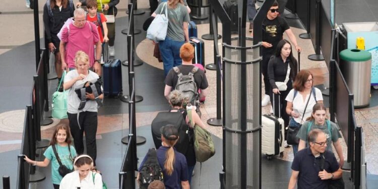 Estafas de viajes: La IA las hace indetectables. Protégete