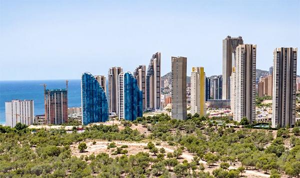 Viajes del Imserso: plazas libres desde 224 euros en Benidorm, Salou y Peñíscola