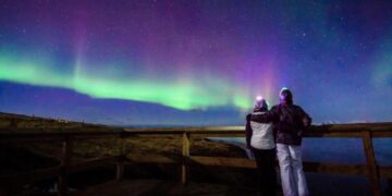 Auroras boreales en Islandia, Japón o escapadas por España, los mejores viajes de los próximos meses