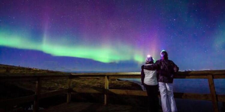 Auroras boreales en Islandia, Japón o escapadas por España, los mejores viajes de los próximos meses