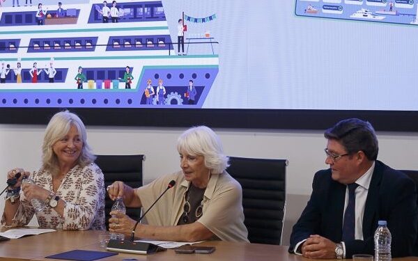 Puerto de Cádiz acerca mundo de los cruceros a aulas de la Bahía con programa Todos a Bordo