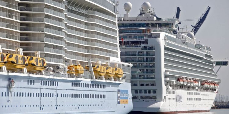 'Todos a bordo' acercará el mundo de los cruceros a más de 1.000 escolares de la Bahía de Cádiz