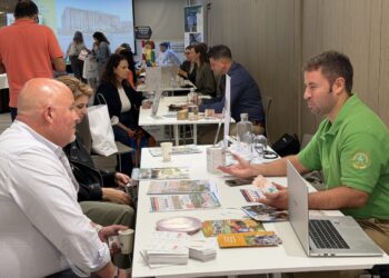 Tour & Kids refuerza la comercialización del turismo familiar de la Comunitat Valenciana en Murcia