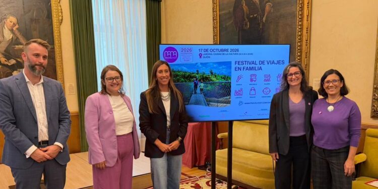 Por la izquierda, Daniel Martínez Junquera, Carla Llamas, Ángela Pumariega, Lucía Sánchez y Patricia Velasco.