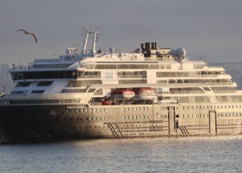 Alcaldesas Ripamonti y Nieto dan el vamos a temporada de cruceros en Puerto Valparaíso