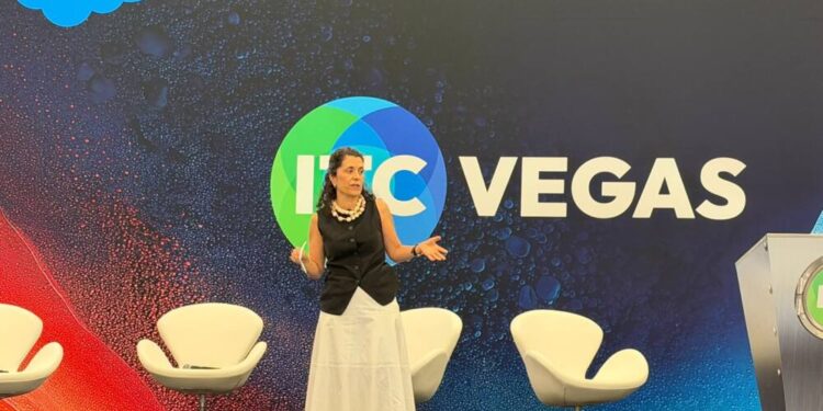 “La IA agéntica crea una oportunidad, pero también una amenaza para los seguros embebidos” 