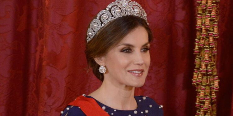 La reina Letizia y las tiaras reales: por qué no las utiliza en todos sus viajes oficiales y cuándo puede lucirlas
