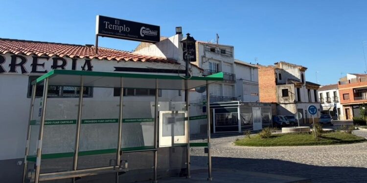Marquesina de la parada de autobús en Belalcázar.