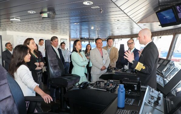 Alcaldesas Nieto y Ripamonti inauguran temporada de cruceros en Puerto Valparaíso