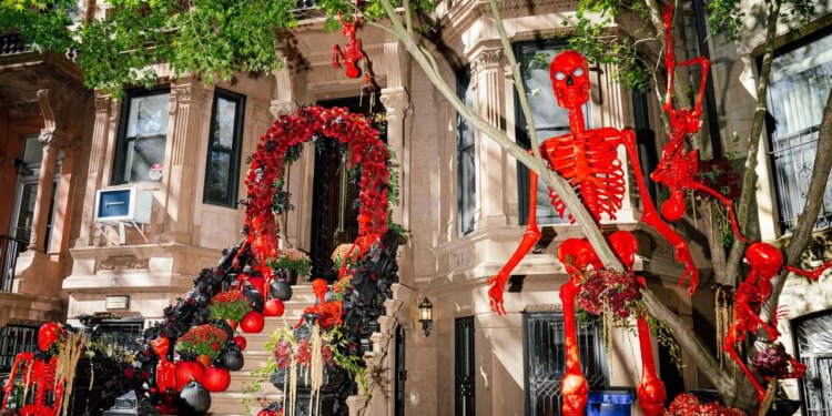 New York’s Best-Dressed Halloween Stoops in New York City Are Spooky, Kooky, Autumnal Delights