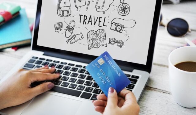 Las agencias de viajes y el transporte aéreo lideran la facturación del ‘ecommerce’ en España