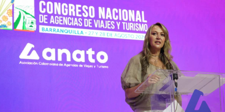 Foto: Anato. Paula Cortés Calle, presidenta de Anato, solicitó reducir el IVA a tiquetes del 19% al 5% para reactivar el turismo tras el reciente sismo.