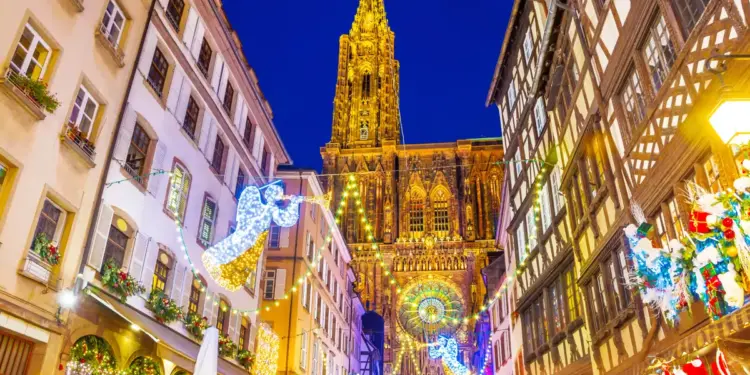 Los 6 destinos más populares para viajar en Navidad: ciudades que parecen sacadas de un cuento