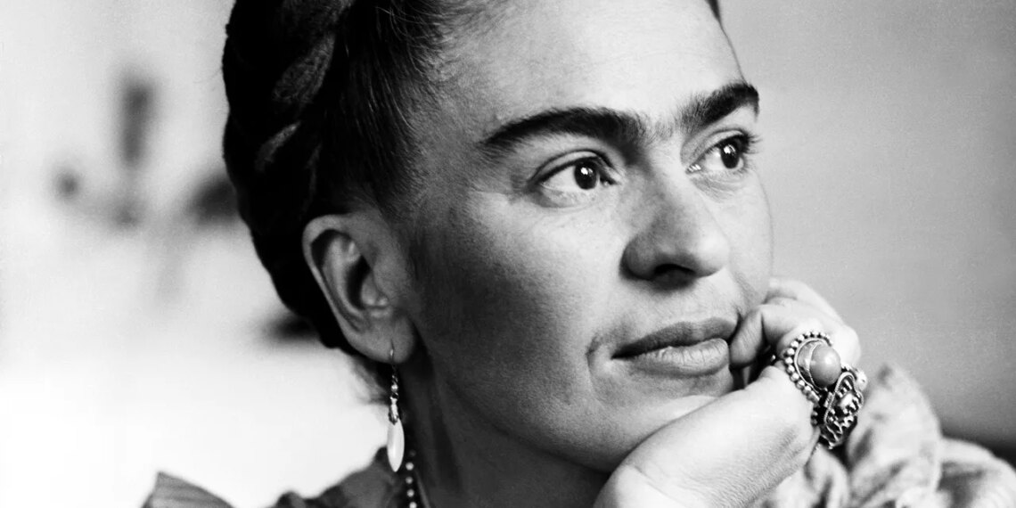 Frida Kahlo llevó primero la tendencia de los zapatos Oxford de tacón que regresan en otoño 2026