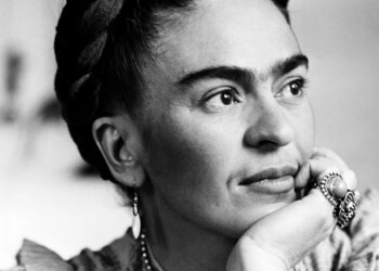 Frida Kahlo llevó primero la tendencia de los zapatos Oxford de tacón que regresan en otoño 2026