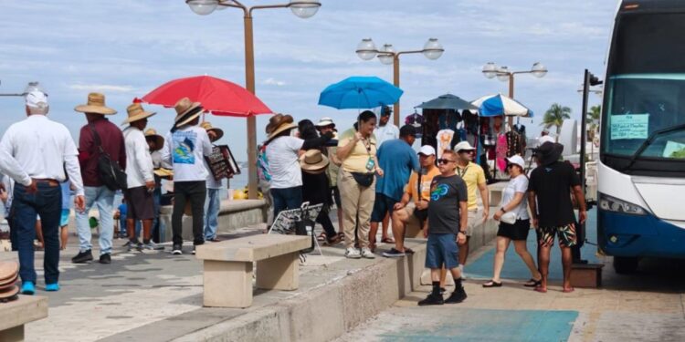 Mazatlán supera derrama de 613 millones de pesos por cruceros