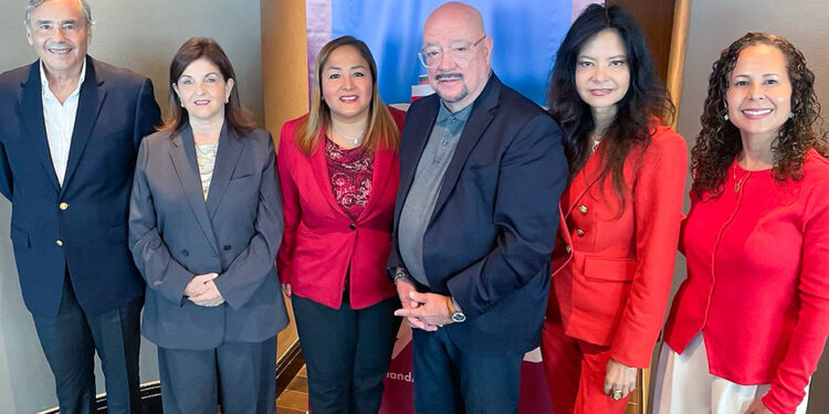 MIAMI RECIBIÓ 114 MIL PERUANOS EN 1ER SEMESTRE