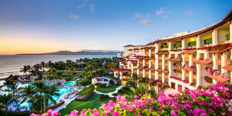 Nayarit supera a Quintana Roo en inversión turística, destaca Reportur