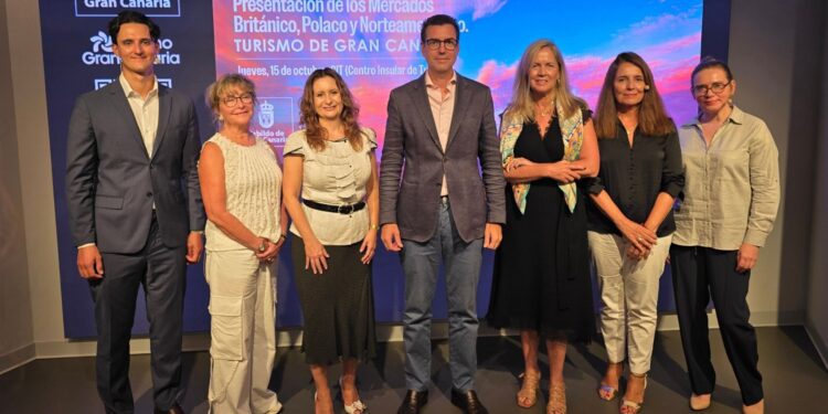 Foto: de izquierda a derecha: Pedro P&eacute;rez, Juana Rosa Alem&aacute;n, Katerina Bomshtein, Pablo Llinares, Pino L&eacute;on, Mary F&eacute; De Le&oacute;n y Magdalena Adamczyk.
