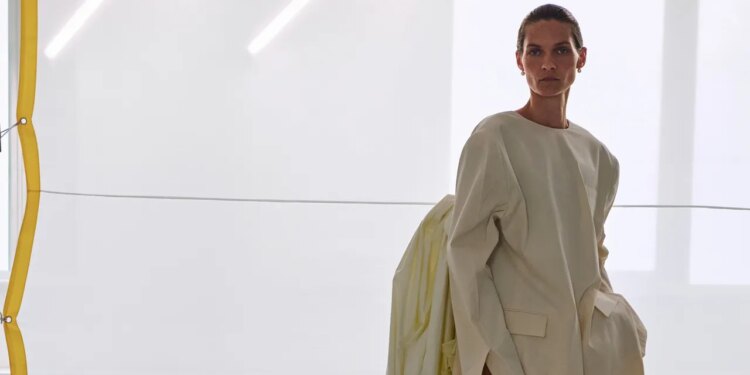 Phoebe Philo Has the Last Word—Her Sophisticated, Subtly Sexy New Collection for Spring Is Here