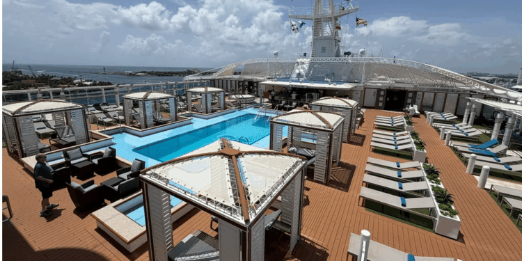 Princess Cruises elimina la piscina Retreat y el bar Good Spirits at Sea de sus barcos de la clase Royal e incorpora camarotes y suites de la Sanctuary Collection