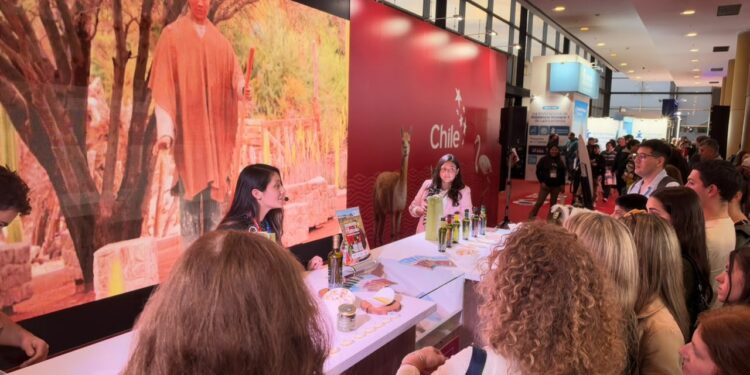 Sernatur Atacama promocionó la oferta turística de la Provincia del Huasco en FIT 2026
