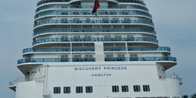 Puerto Vallarta registra doble arribo de cruceros