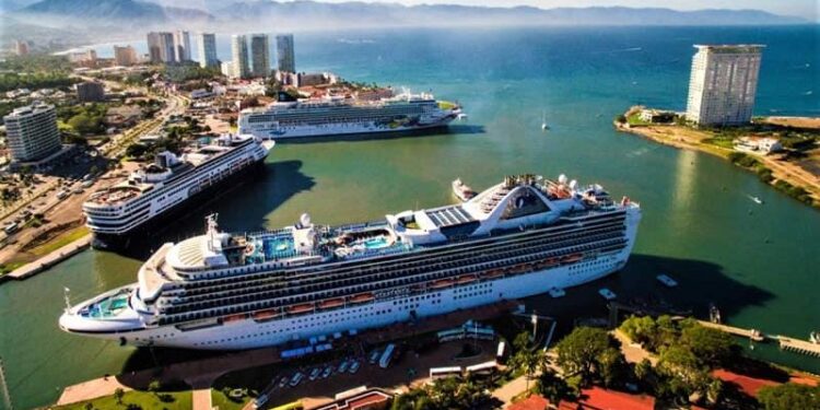 Puerto Vallarta tendrá mañana triple arribo de cruceros