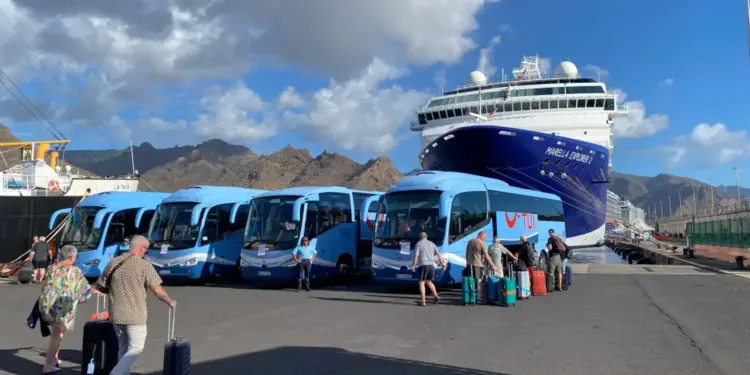 Santa Cruz de Tenerife sube un 15% como base de cruceros