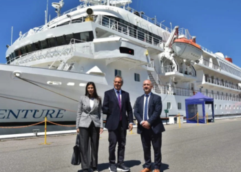 Scioli se subió a un crucero que promociona Malvinas como territorio británico