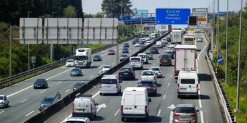 Tráfico prevé 5,3 millones de viajes por carretera en el puente de Todos los Santos