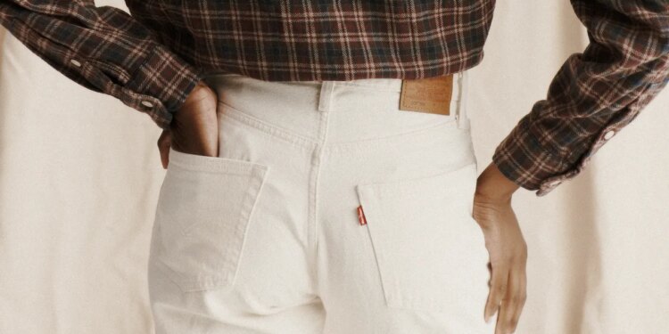 A Guide to Shopping the Best Levi’s Jeans for Women