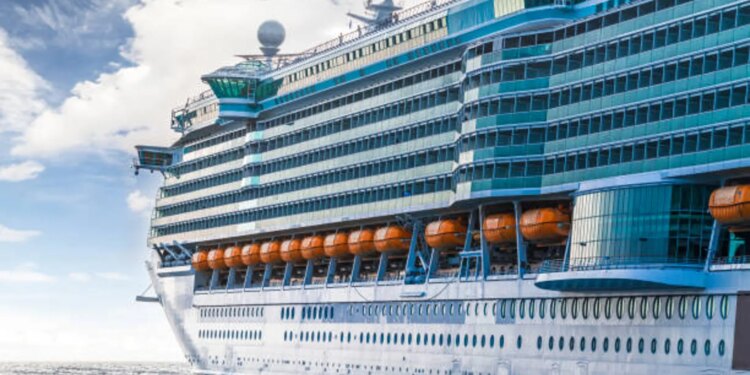 Una madre se marcha de crucero a las Bahamas y es detenida por dejar presuntamente solos a sus cuatro hijos, entre ellos un bebé de dos meses