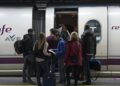 Viajes gratis en AVE para nacidos entre 1996 y 2008: requisitos y cómo conseguirlos