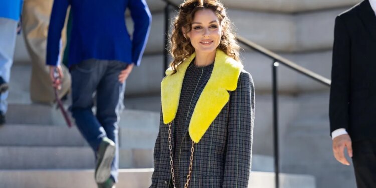 Zapatos color café para otoño 2026: Los más elegantes para llevar con jeans, pantalones y faldas