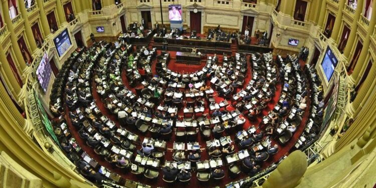 ¿Vuelven las agencias de viajes habilitadas por el Gobierno? Diputados busca hacer caer el DNU 70